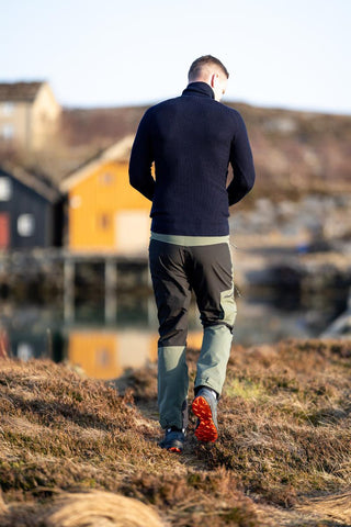 Lanullva Hustadvika ulljakke zip, Nattblå i merinoull